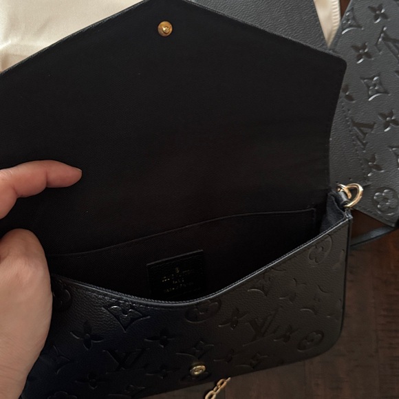 Crossbody and Wallet Set - Picture 2 of 3